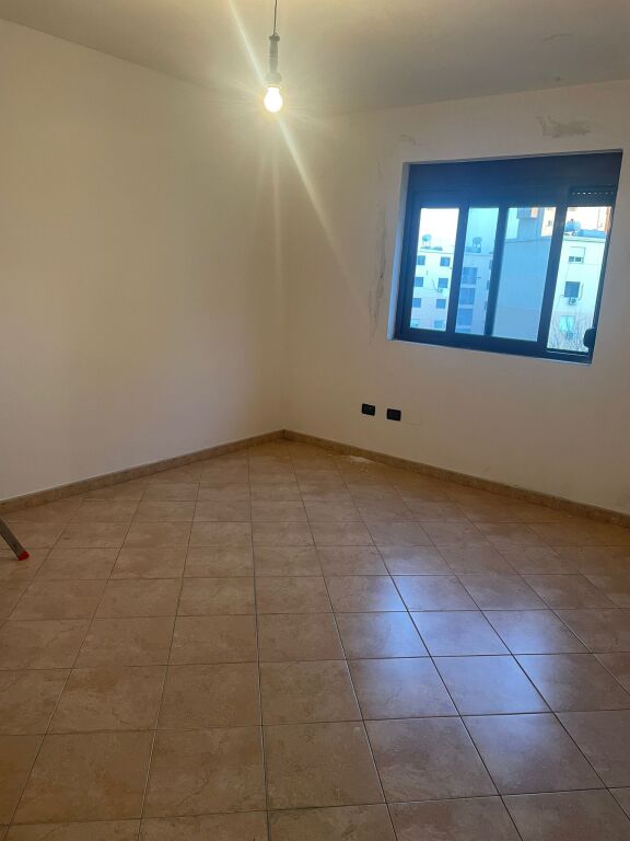 Shitet, Apartament 2+1,Parku Vala, Durres!
