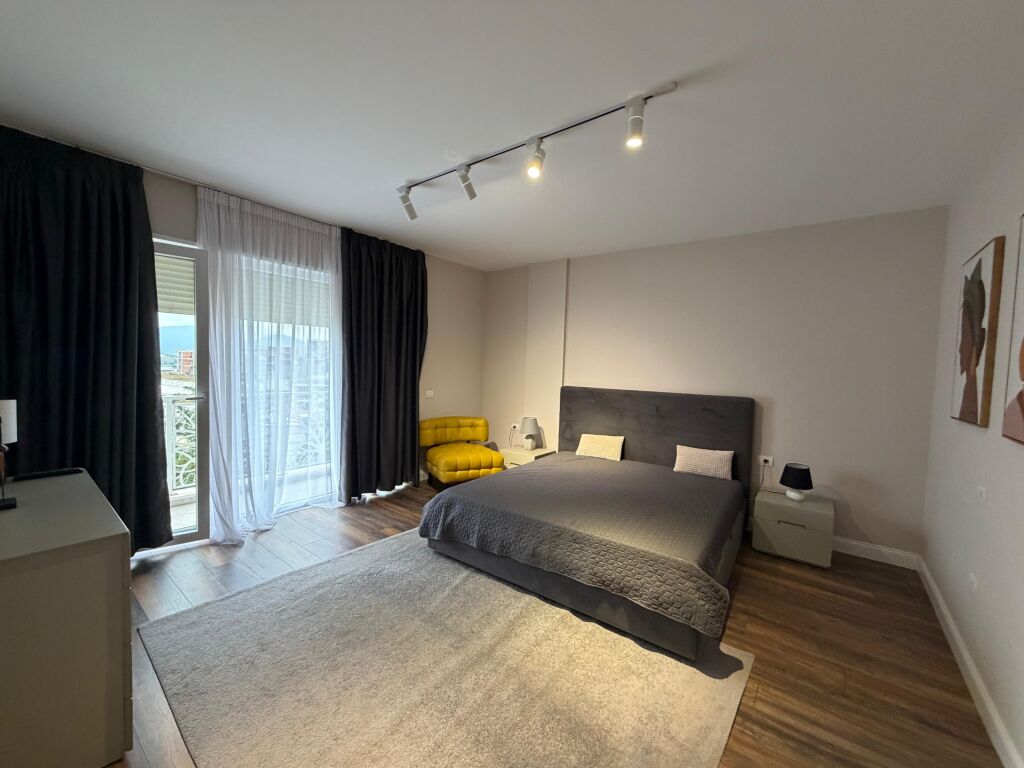 Vile me Qira tek Liqeni Farkes