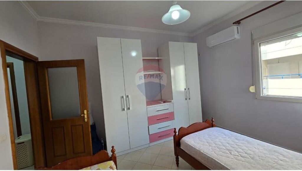 Apartament 3+1+2 me qera , prane Conad