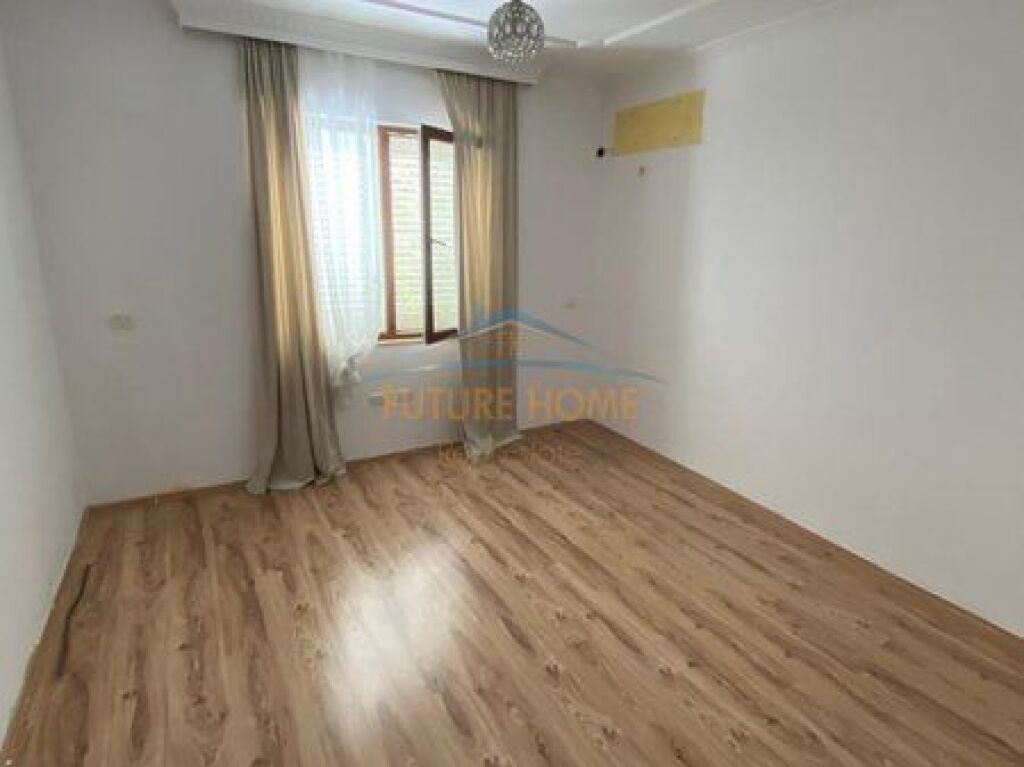 Shitet, Apartament 2+1, Ali Demi, Tiranë.