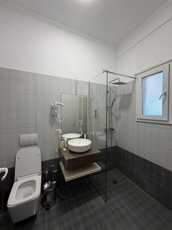 Hotel me Qera Afatgjate - Vlore