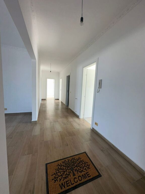 SHITET PAPAFINGO + GARAZHD 📍ADRESA: POLICIA DURRES