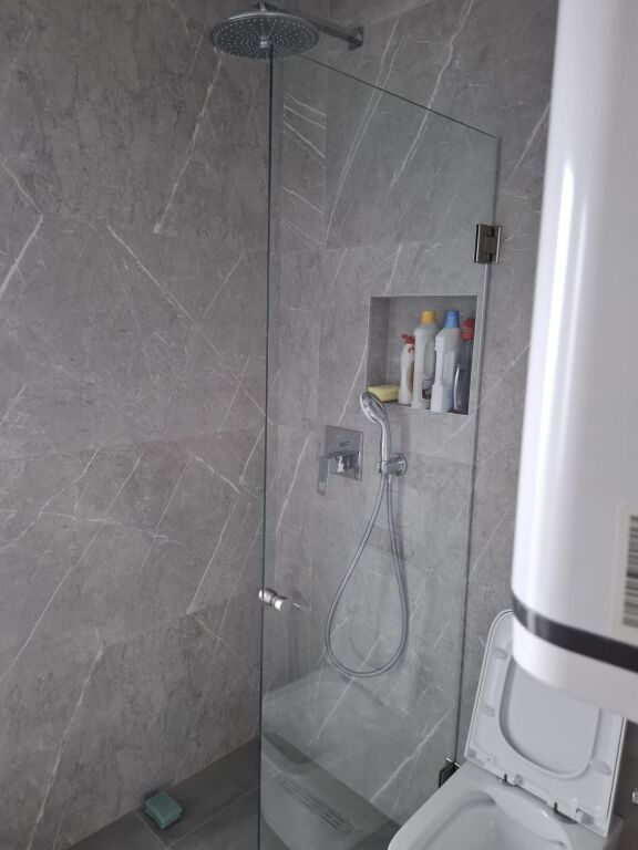 📣 QERA SUPER Apartament 2+1+2 Me Verande Dhe Parking 📍 Prane Shkolles Se Kuqe ✨ 💶 Cmimi 1.300 Euro