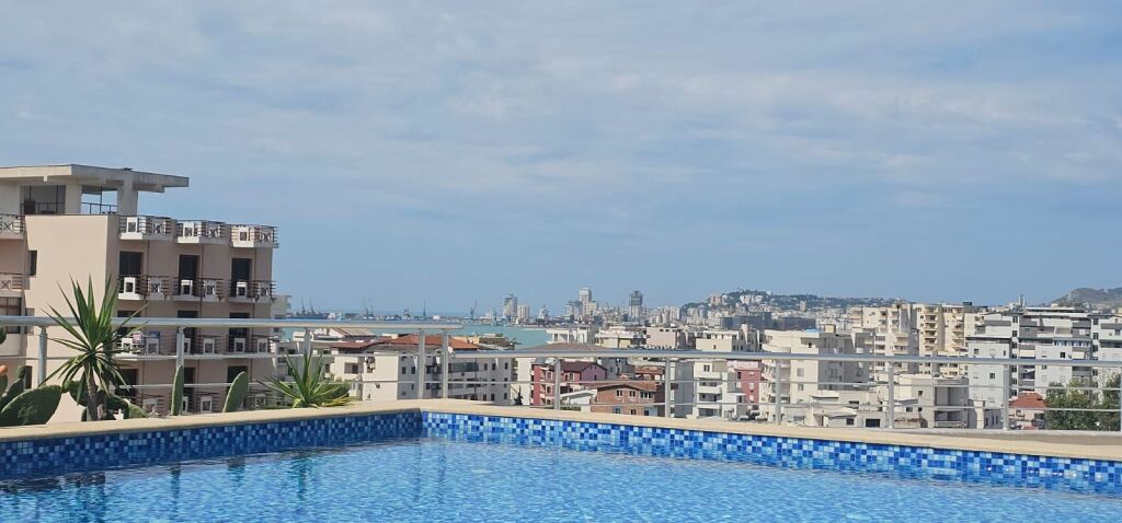 IN VENDITA MONOLOCALE 3+1+2+ VERANDA SPIAGGIA DURRES VIA FRIGORIFERIT COMPLESSO PRIVATO