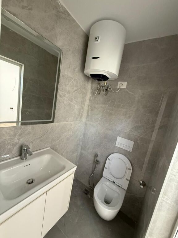 Rent | Ambjent Biznesi | Tregu Elektrik | 1000 €/month