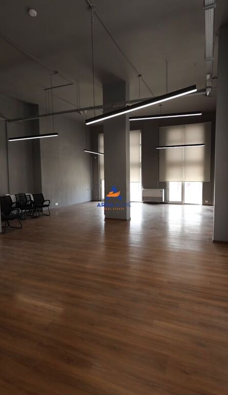 JEPEN 2 ZYRA ME QERA 399M2/334M2 "ALI DEMI , AFËR BIO MARKET" 6384 EURO