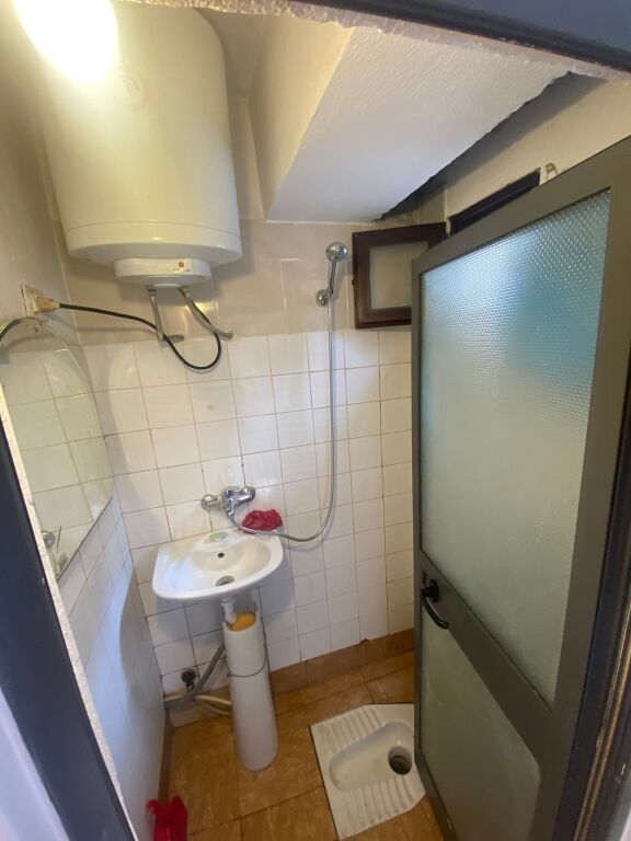 🏡 Jepet Garsioniere me Qera te Rruga e Kavajës, Tiranë