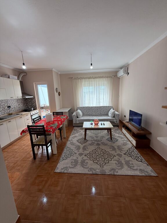 Jepet me qira apartament 1+1