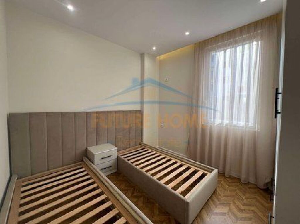 Shitet, Apartament 2+1, Unaza e Re, Tiranë.