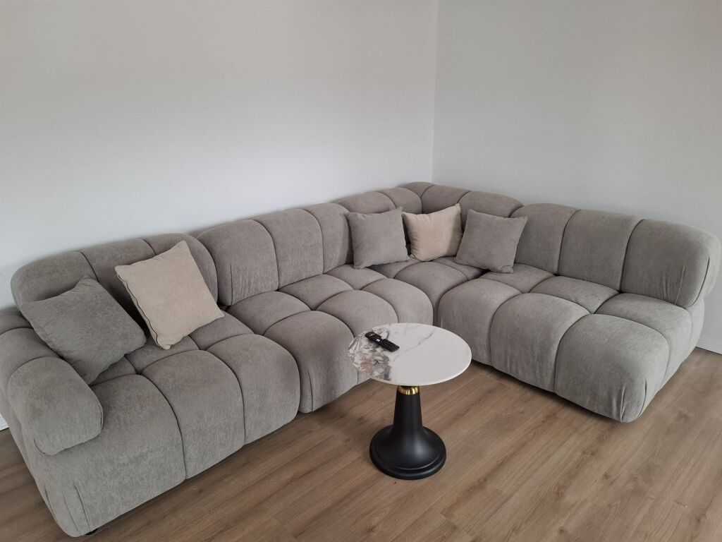 📣 QERA SUPER Apartament 2+1+2 Me Verande Dhe Parking 📍 Prane Shkolles Se Kuqe ✨ 💶 Cmimi 1.300 Euro