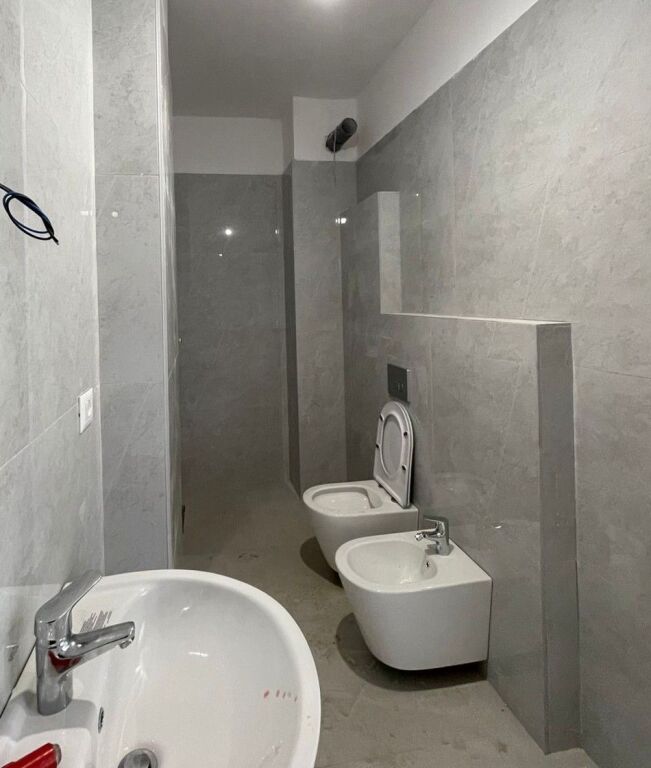 Shitet Apartament 2+1 – Kompleksi Aura, Rruga Dritan Hoxha 📍