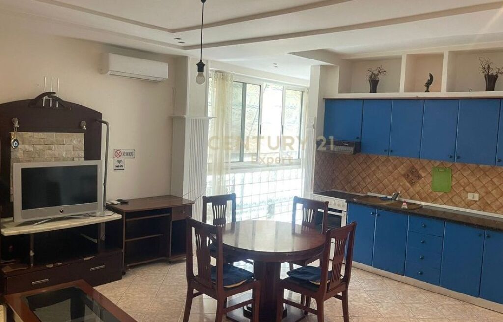 Apartament me qira, Zogu i Zi