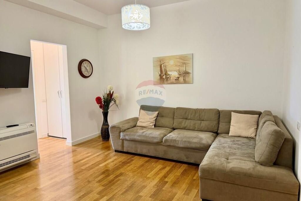 Apartament 2+1 + Post Parkimi për Qira