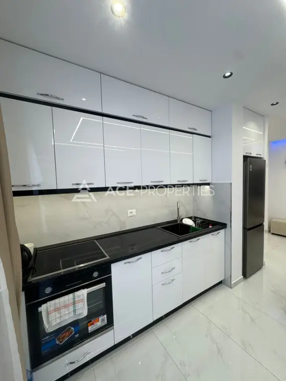 Jepet me qera Apartament 1+1 ,Plazh