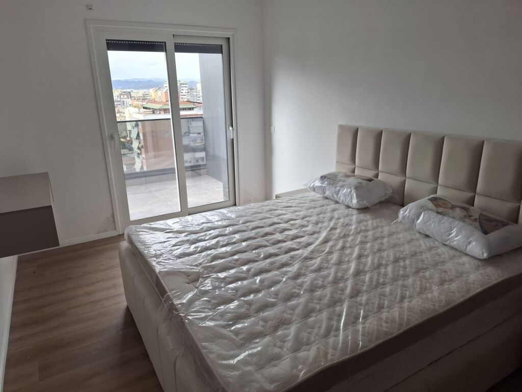 📣 QERA SUPER Apartament 2+1+2 Me Verande Dhe Parking 📍 Prane Shkolles Se Kuqe ✨ 💶 Cmimi 1.300 Euro