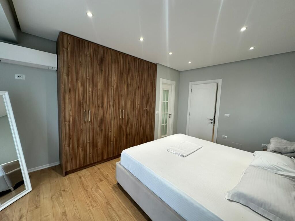 Appartamento 2+1 in affitto in Rruga e Dibres.