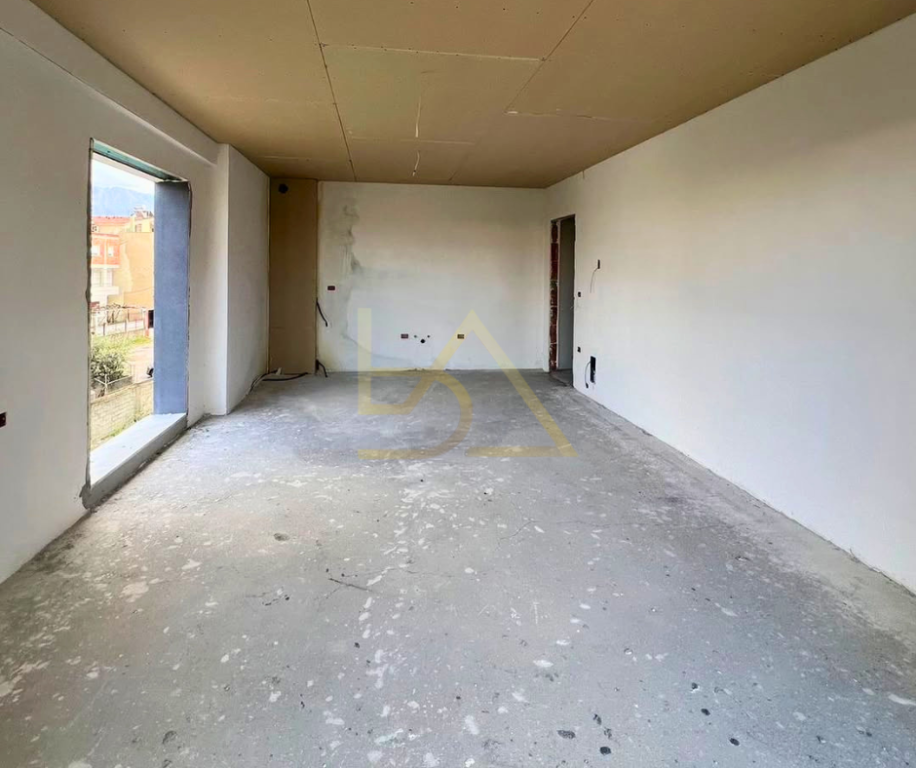 Shitet Apartament – Porcelan, Tiranë