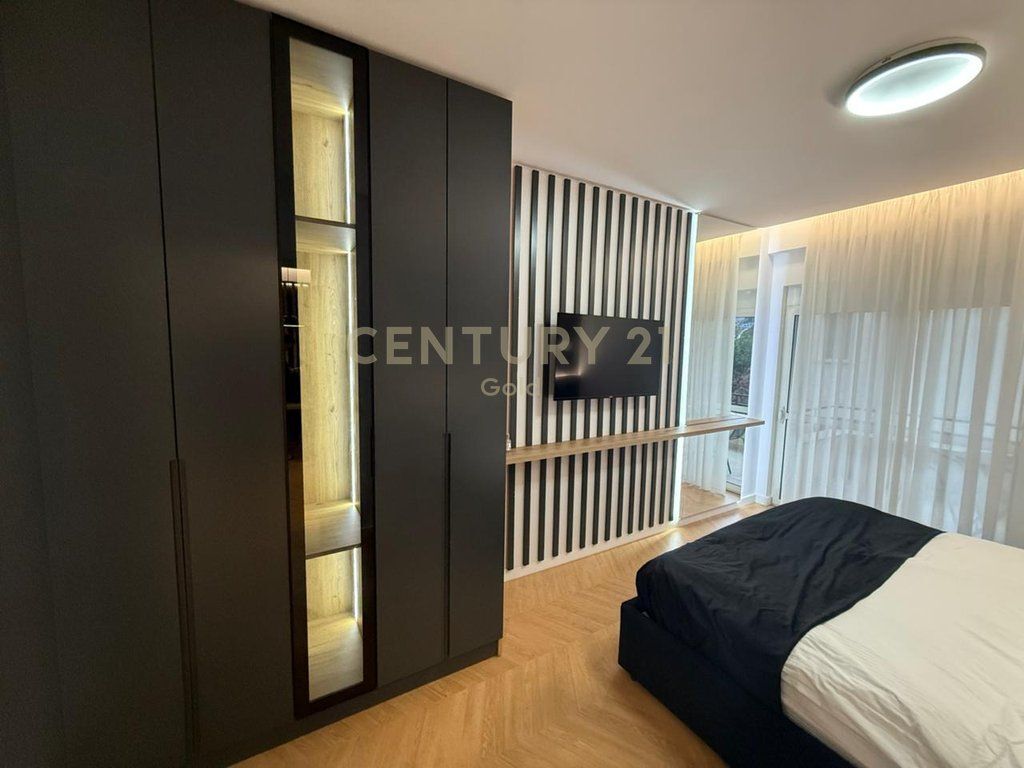 Luxury 1+1 apartment for rent at Tirana Lake