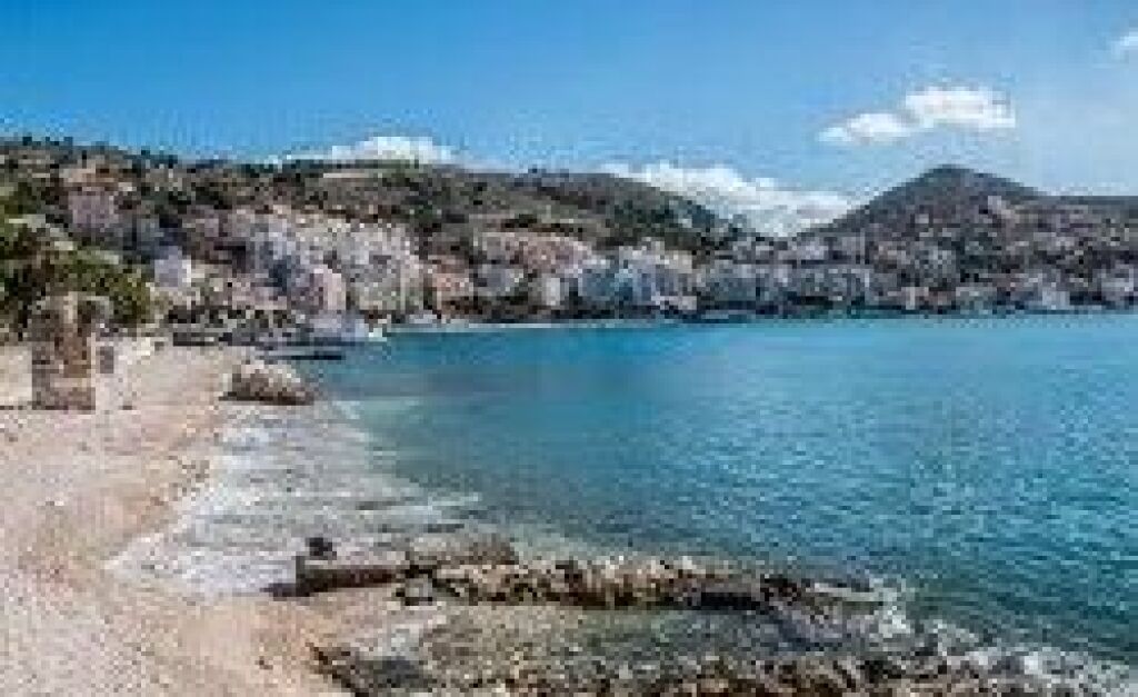 🌊 **SHITET SUPER INVESTIM NË SARANDË – HOTEL + VILA LUKSOZE NË VIJË TË PARË ME DETIN**