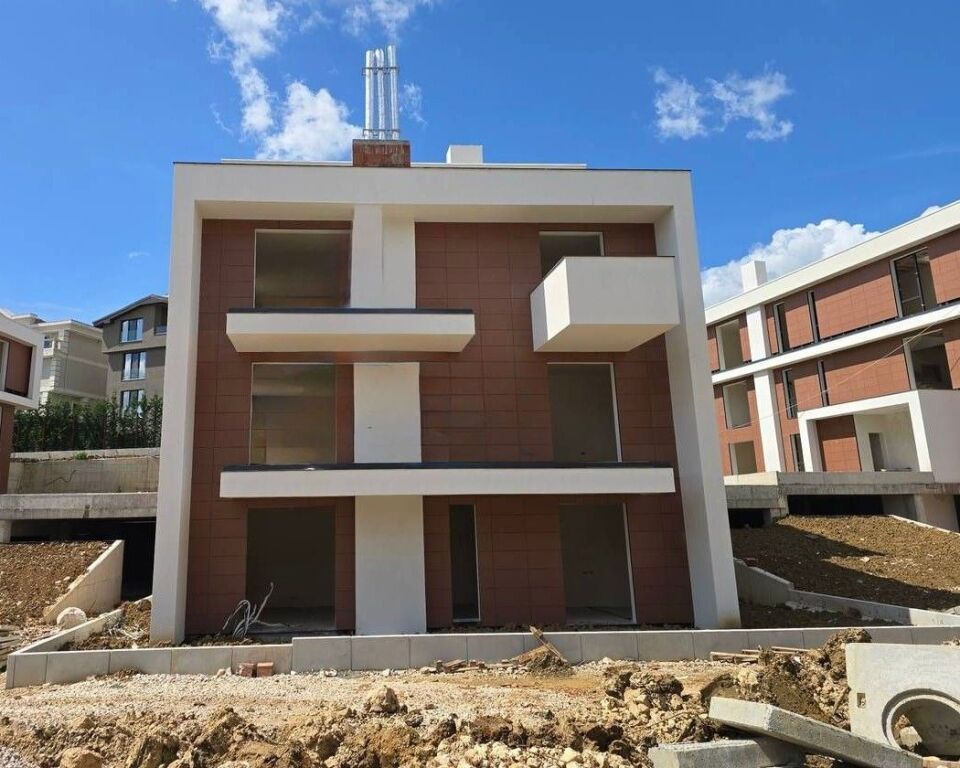 🏡 SHITET APARTAMENT 3+1+2 + GARDEROBË – TULIPAN RESIDENCE