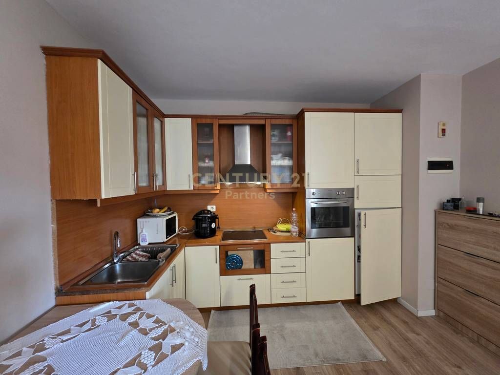 Apartament 2+1 per shitje te Rruga Irfan Tomini