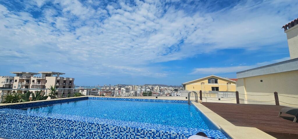 IN VENDITA MONOLOCALE 3+1+2+ VERANDA SPIAGGIA DURRES VIA FRIGORIFERIT COMPLESSO PRIVATO