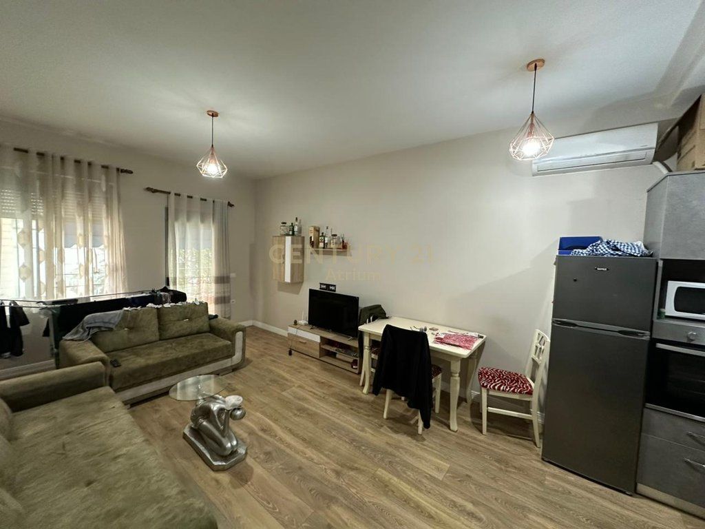 JEPET APARTAMENT 2 + 1 ME QIRA PRANE MATERNITETIT TE RI !