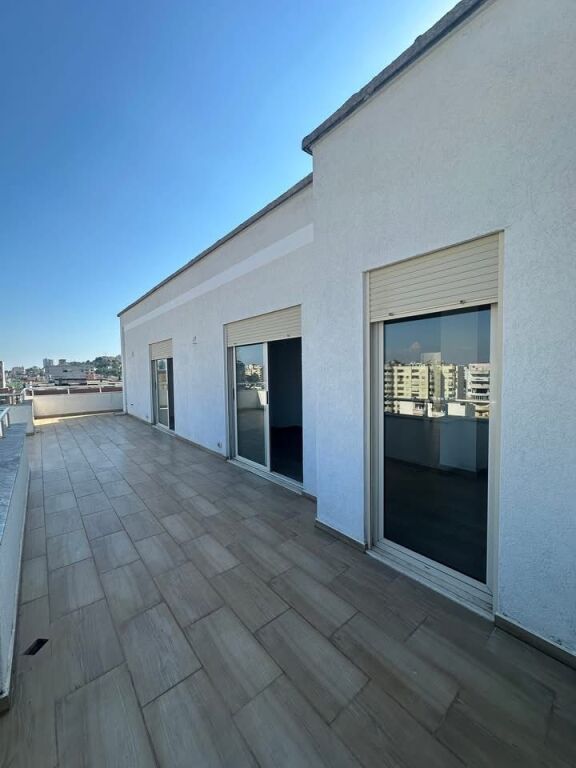 SHITET PAPAFINGO + GARAZHD 📍ADRESA: POLICIA DURRES