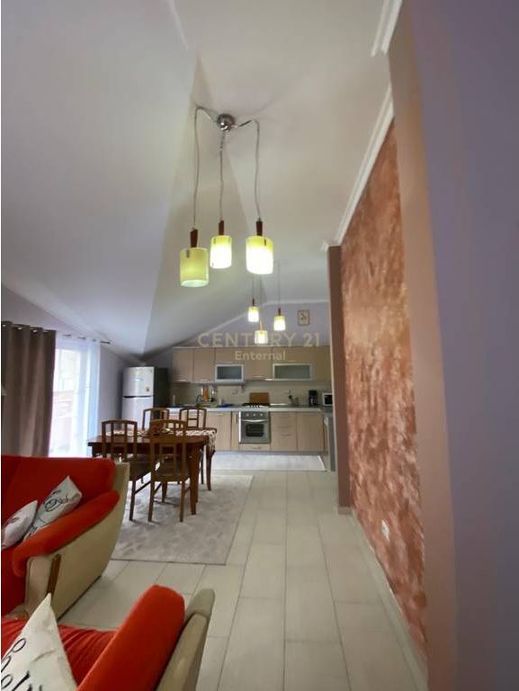 APARTAMENT 3+1+POST PARKIMI ME QIRA TEK KRISTAL CENTER