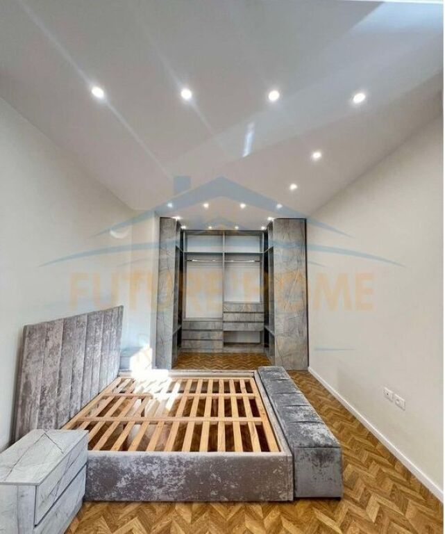 For sale, 2+1 Apartment, Unaza e Re, Tirana.