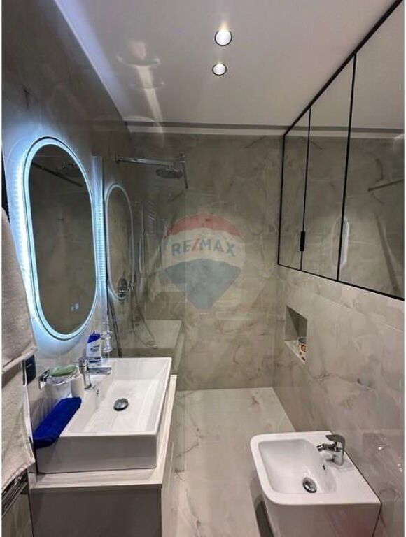 Appartamento 1+1, Myslym Shyri