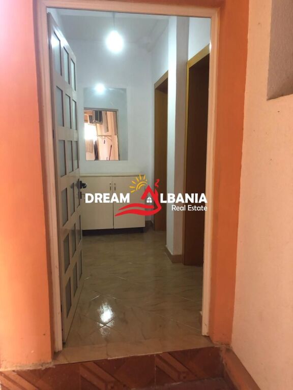 Appartamento in affitto in Via Dibra vicino alla Scuola Bajram Curri, Tirana ( ID 4251448 )