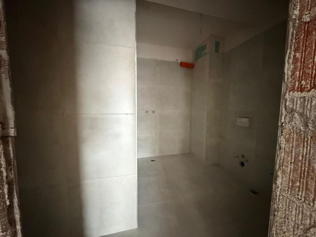 Shitet Apartament 2+1 Komuna E Parisit  White Tower