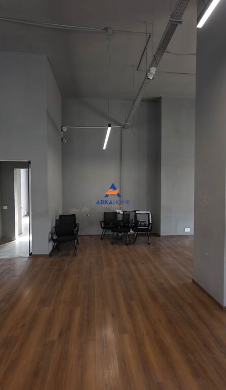 JEPEN 2 ZYRA ME QERA 399M2/334M2 "ALI DEMI , AFËR BIO MARKET" 6384 EURO