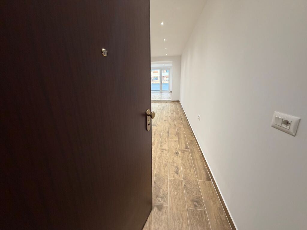 1+1,pallat i ri me ashensore,te posta stacion treni,135 miljon leke