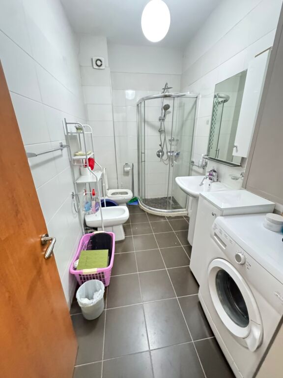 Qera, Apartament 1+1, Unaza e Re, Tiranë. 500 €