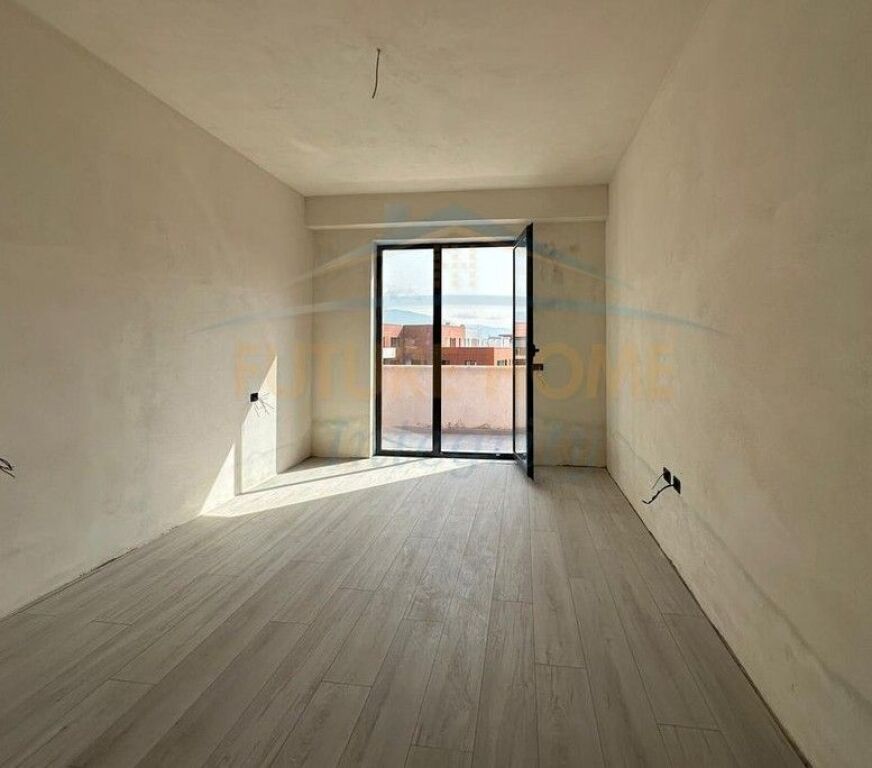 Shitet, Apartament 1+1, Kompleksi Urban Gate, Tiranë.