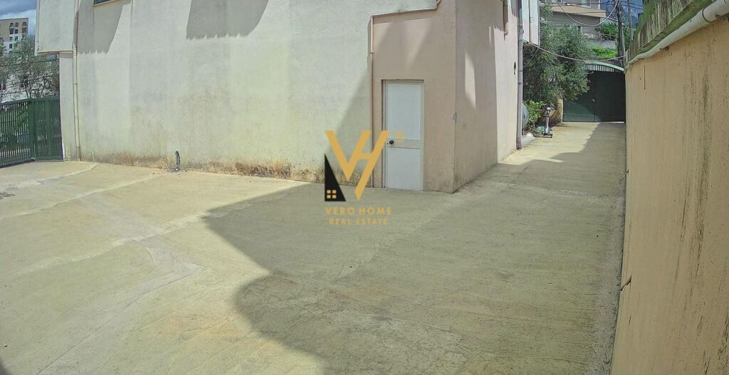 JEPET AMBIENT BIZNESI 250 M2 ME QIRA TE KODRA E PRIFTIT 55.000 LEKE