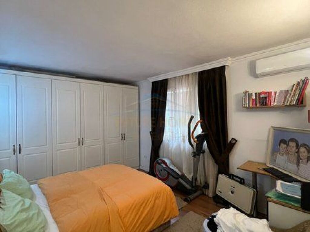 Shitet, Apartament 2+1 + Garderobë, Rruga e Kavajës,Tiranë