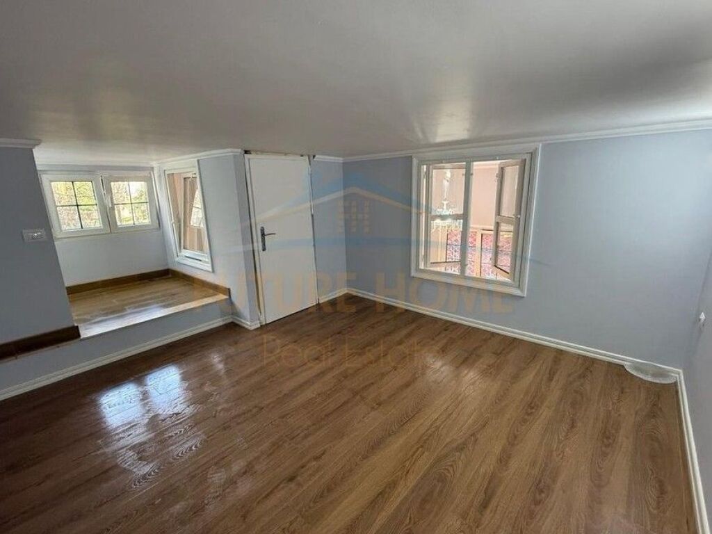 Shitet,Duplex 1+1, Rruga "Shefqet Kuka", Fresk