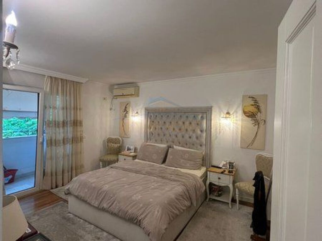 Shitet, Apartament 2+1 + Garderobë, Rruga e Kavajës,Tiranë