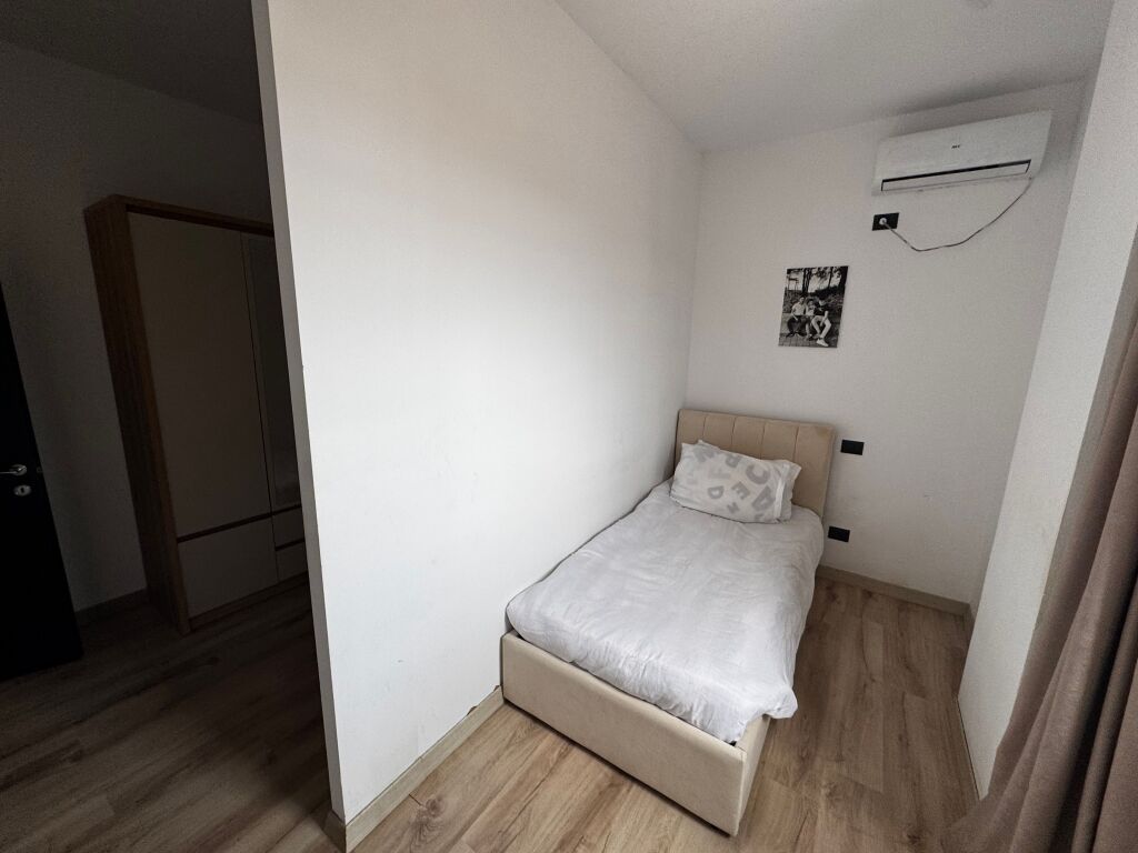 Shitet Penthouse në Durrës (tek Stadiumi Niko Dovana)