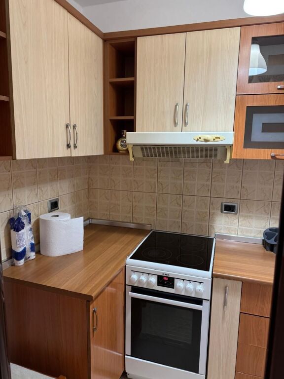 Apartment for rent 1+1 - 📍United School, opposite the Faculty of Medicine Tirana 400 thousand lek