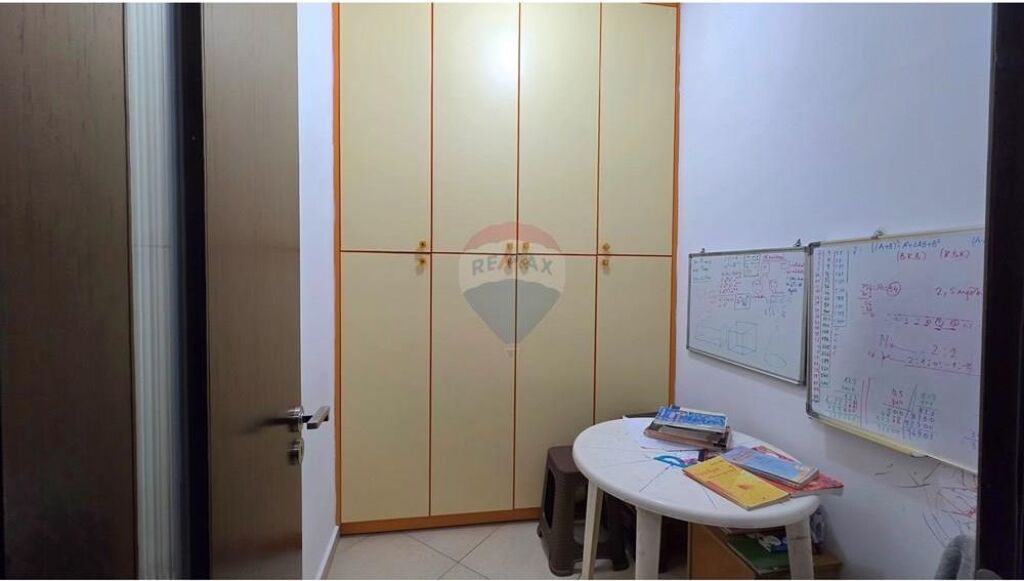 Apartament 3+1+2 ne shitje tek Rr. e Cipajve,Vlore