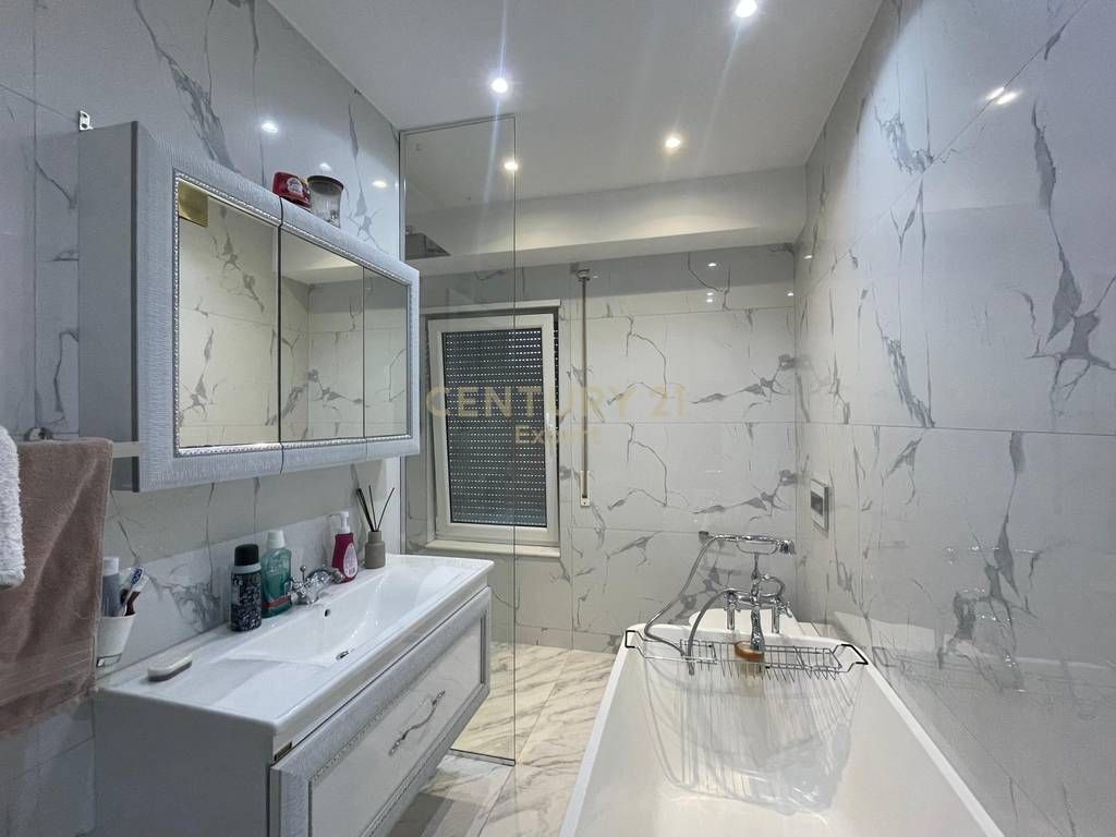 DUPLEX MODERN PER SHITJE NE REZIDENCEN KODRA E DIELLIT 2 !!