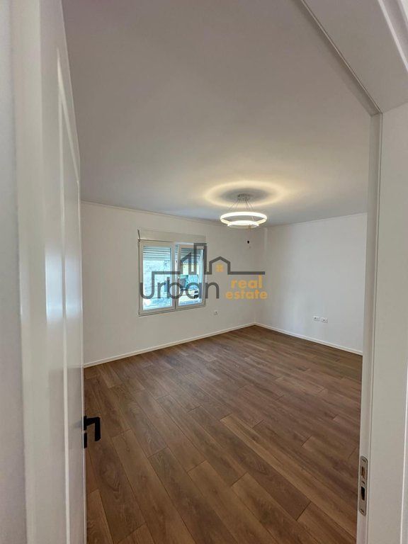 Shitet, Apartament 2+1, Porcelan, Tiranë - 118000€ | 65 m²