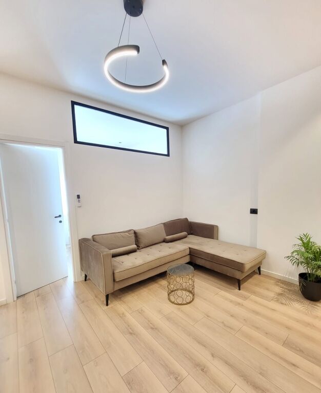 📌 Shitet Apartament 1+1 – Liqeni i Thatë, Tiranë