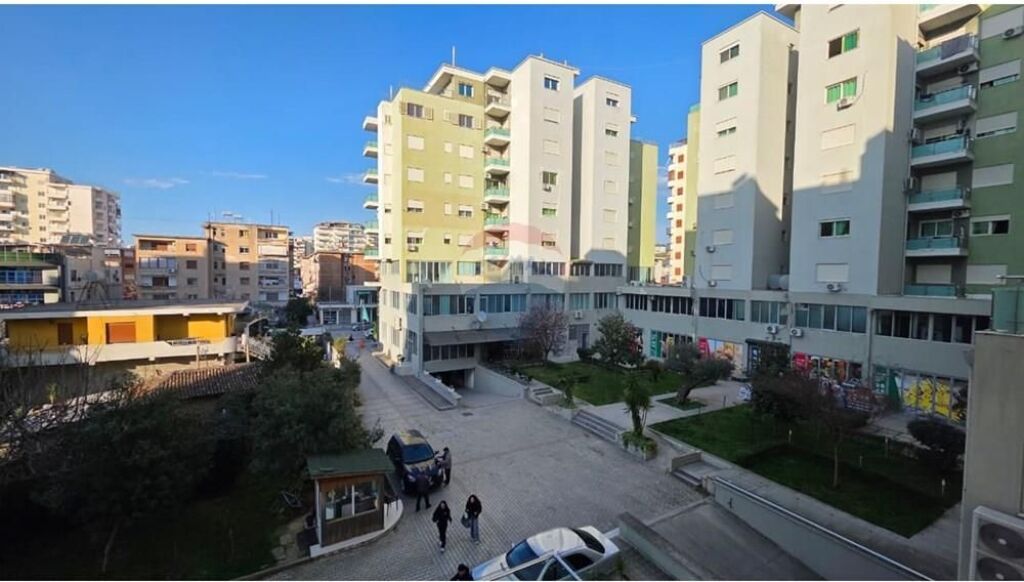 Apartament 2+1 me qera , Albano dhe Romina