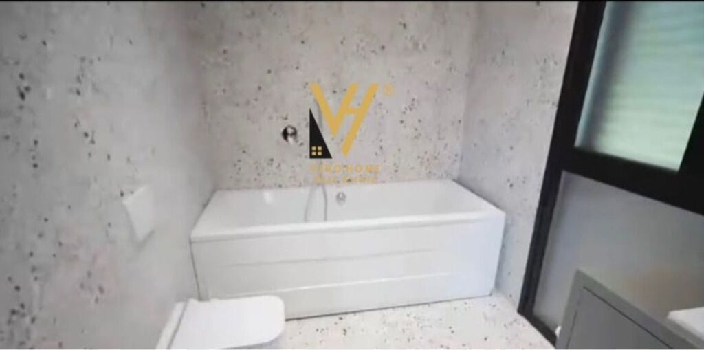 SHITET TRUALL+VILE 2 KATESHE TE KODRA KUQE,PASKUQAN 1.200.000 EURO