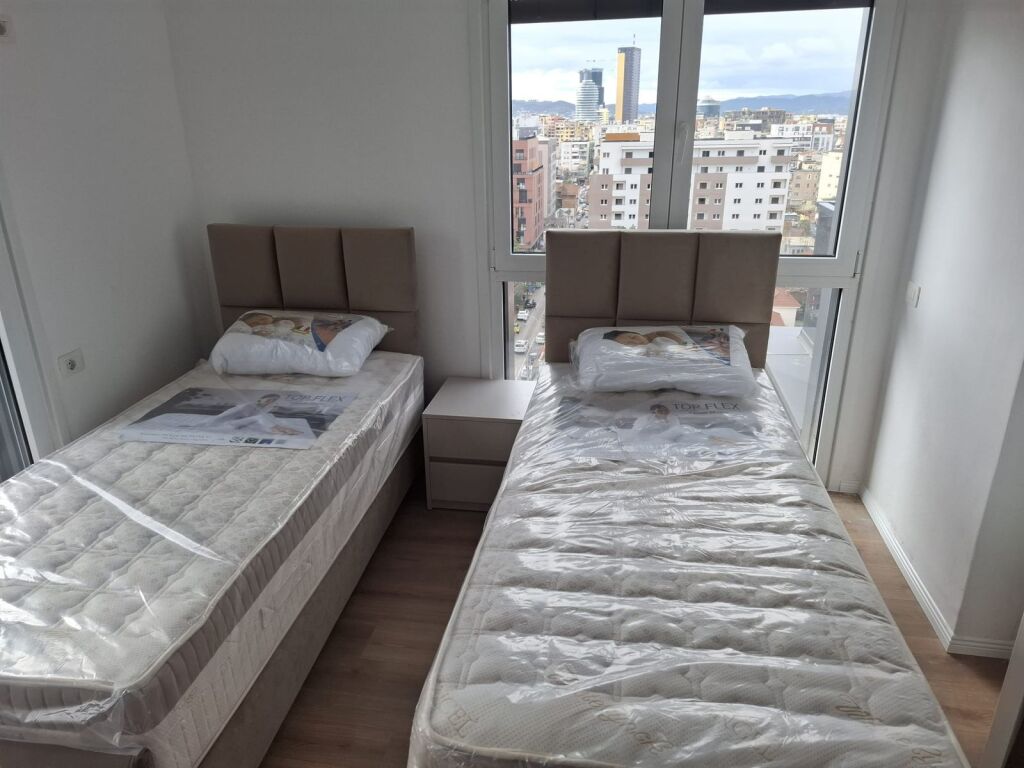 📣 QERA SUPER Apartament 2+1+2 Me Verande Dhe Parking 📍 Prane Shkolles Se Kuqe ✨ 💶 Cmimi 1.300 Euro